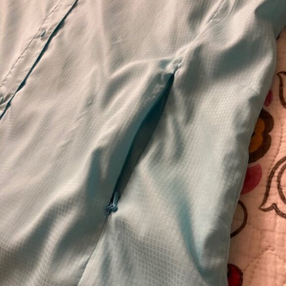 Columbia Hiking Shirt, XL, short-sleeved,light blue, ventilated, only worn once - Picture 8 of 11